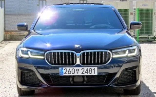 인천중고외제차 5시리즈 (G30) 523d xDrive M 스포츠 매물 사진 9 - 2023/03 136,887km