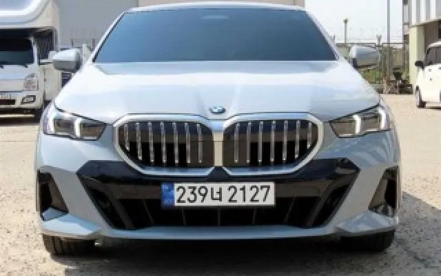 인천중고외제차 5시리즈 (G60) 530i xDrive 매물 사진 7 - 2024/10 9,663km